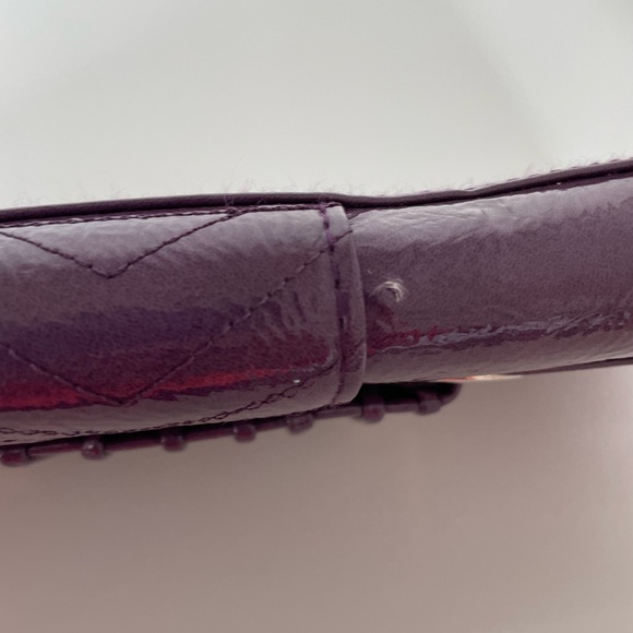 Vintage Clutch Purse with Silvertone Accessories - Picture 6 of 7